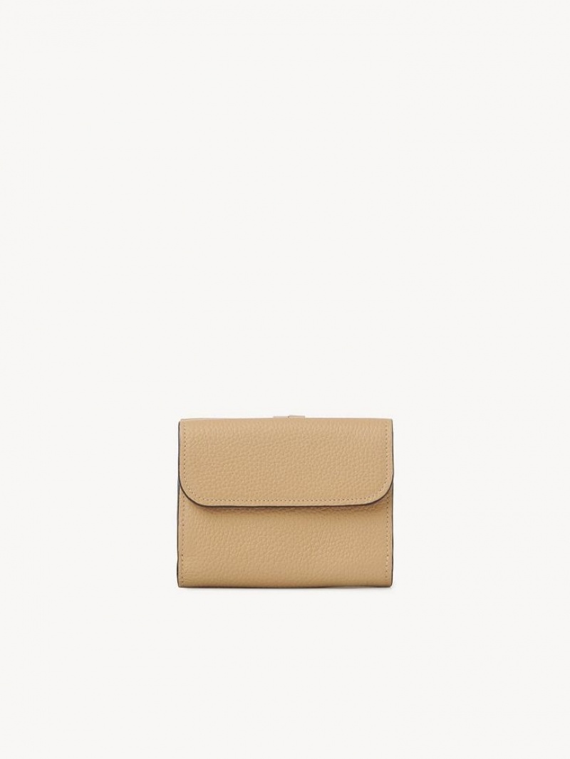 Chloe Alphabet Small Tri-fold Lille Pung Brune | CHE-SR14292