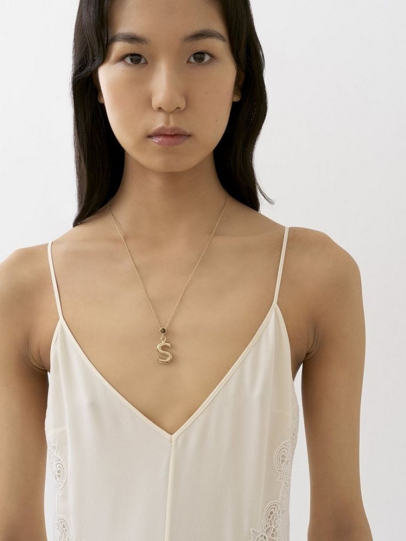 Chloe Alphabet With Pendant Halskæder Guld | CHE-SR14337