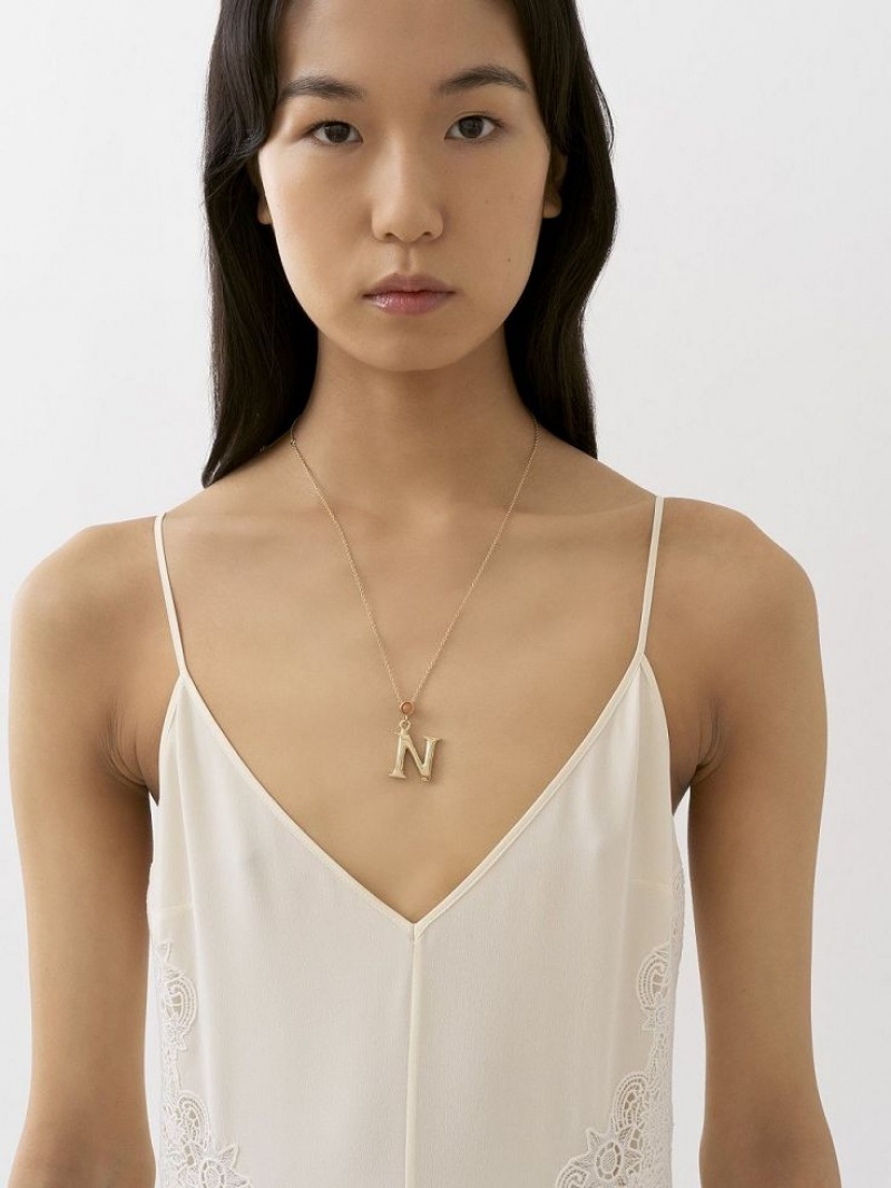 Chloe Alphabet With Pendant Halskæder Guld | CHE-SR14342